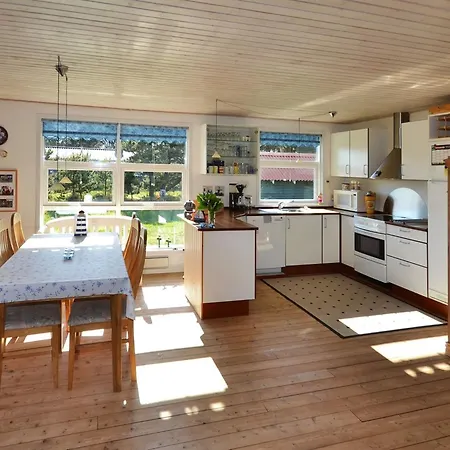 Annalina - 1-1km From The Sea By Interhome Feriehus